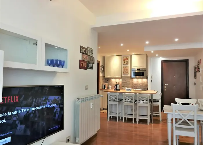 Marci's Apartment Rom